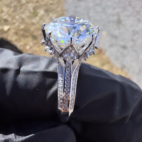 Rhodium Over 925 Sterling Silver 10ctw Moissanite Diamond Ring Size 9 *New* - Picture 6 of 7